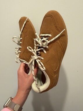 Time & Tru Women's Casual Suede Sneaker - Tan